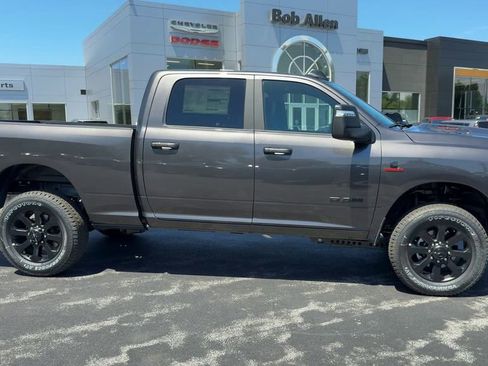 New 2026 RAM 2500 Laramie AWD/4WD image 8