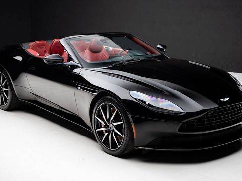 Used 2019 Aston Martin DB11 Volante RWD image 41