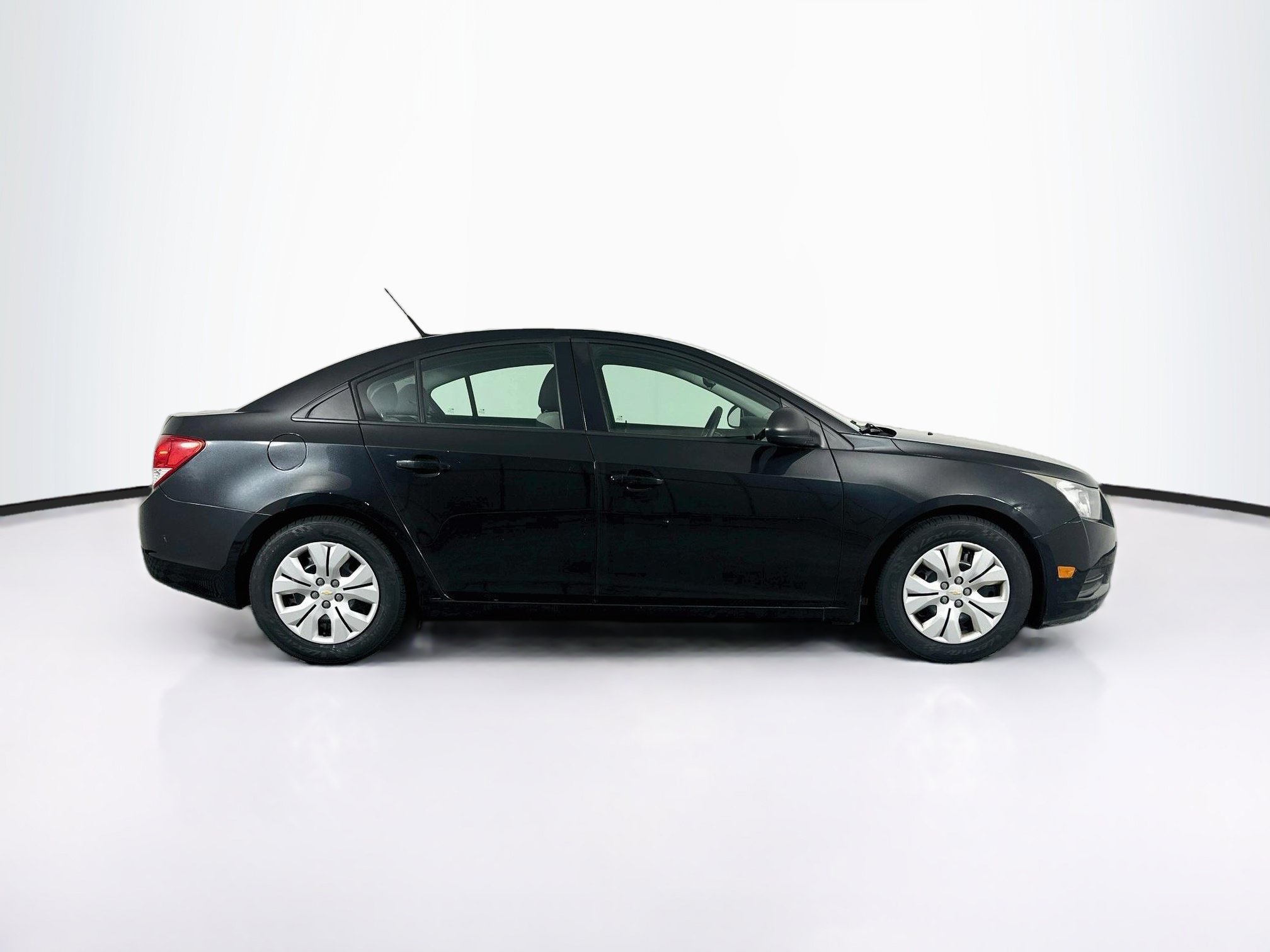 Used 2014 Chevrolet Cruze LS FWD image 10