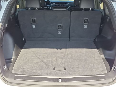 Used 2025 Jeep Grand Cherokee Altitude RWD image 31
