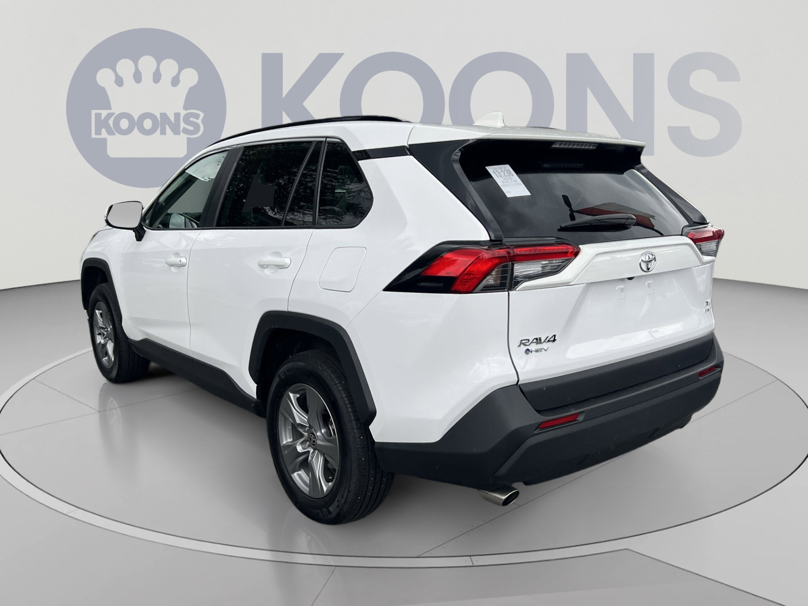 Used 2025 Toyota RAV4 XLE AWD/4WD image 4