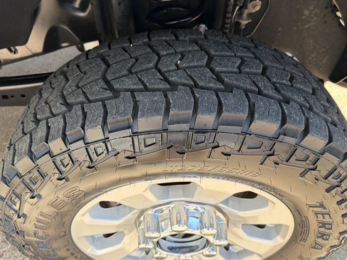 Used 2024 Ford F250 XLT AWD/4WD image 17