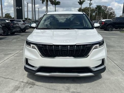 Certified 2024 Kia Carnival LX image 3