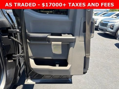 Used 2015 Ford F150 XLT w/ Equipment Group 302A Luxury RWD image 13