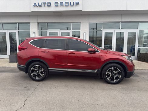 Used 2018 Honda CR-V Touring image 2