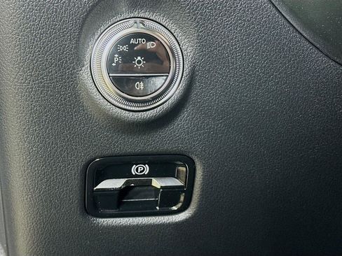 Used 2026 Mercedes-Benz C 300 4MATIC Sedan image 11
