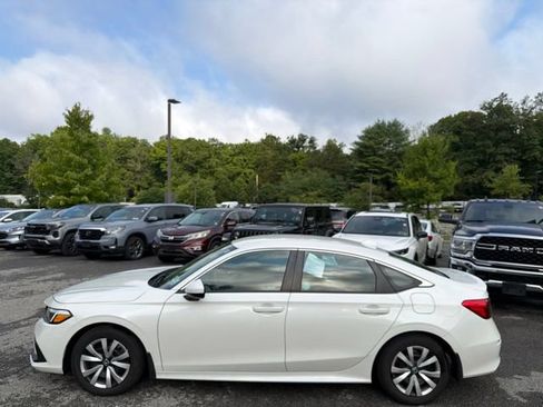 Used 2024 Honda Civic LX image 3
