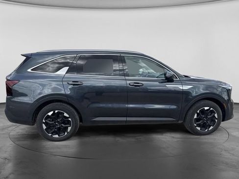 Used 2024 Kia Sorento S FWD image 18