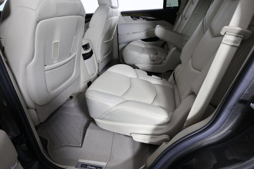 Used 2020 Cadillac Escalade Luxury AWD/4WD image 19