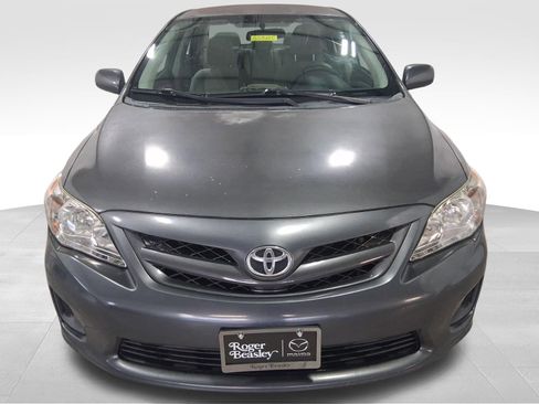Used 2011 Toyota Corolla LE FWD image 2