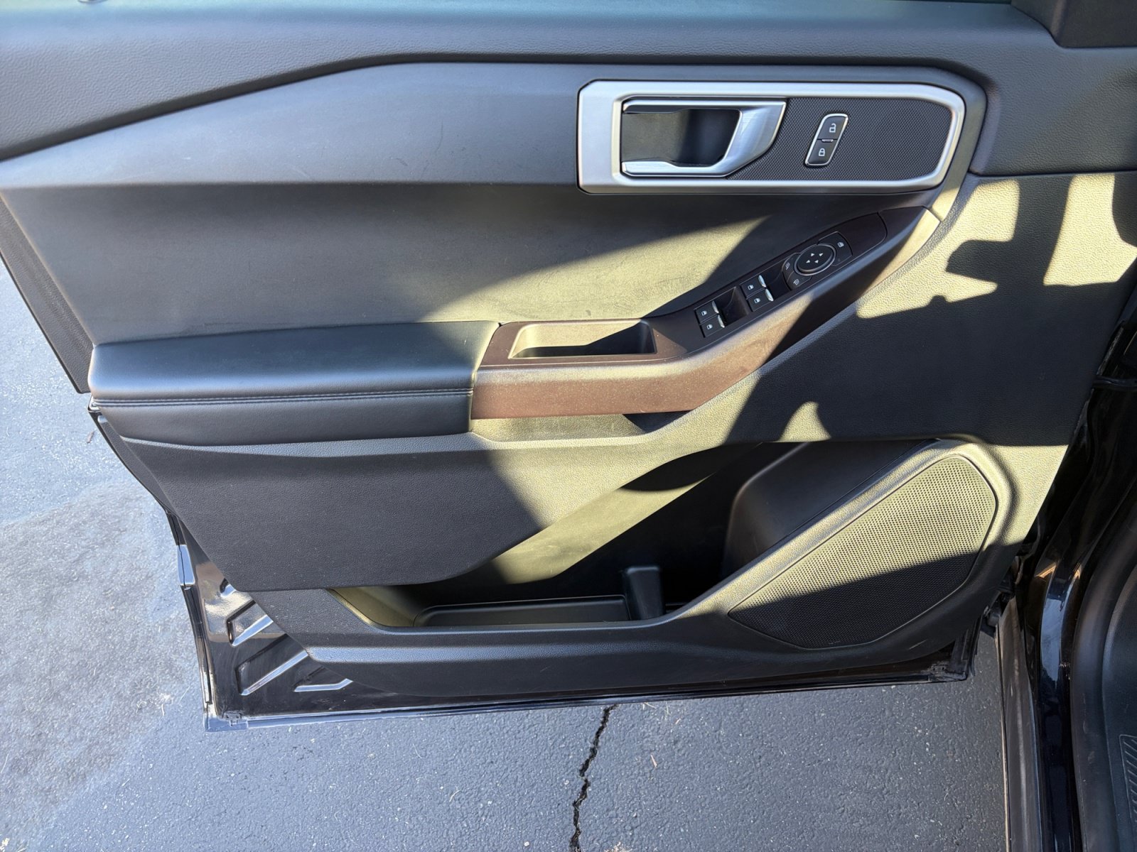 Used 2020 Ford Explorer 4WD image 9