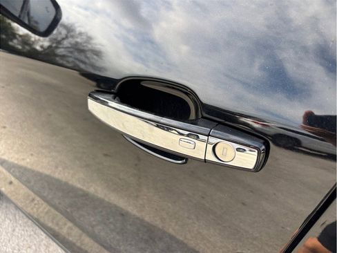 Used 2018 Buick Encore Premium image 18