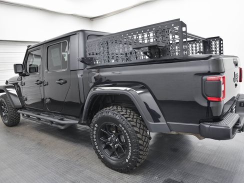 Used 2024 Jeep Gladiator Willys image 5