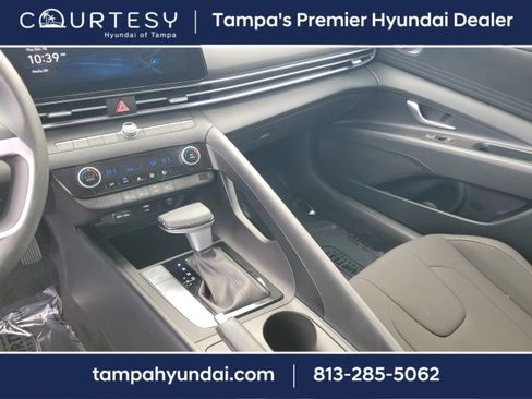 Used 2024 Hyundai Elantra SEL image 24