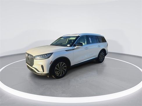 New 2025 Lincoln Aviator 2WD image 4