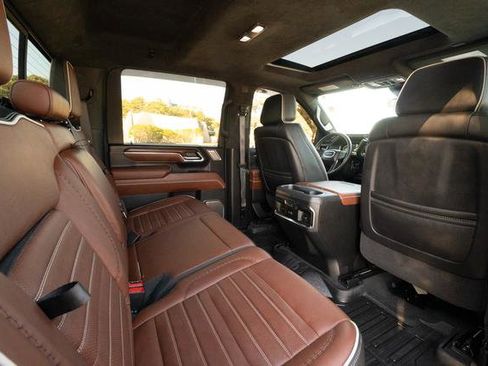 Used 2024 GMC Sierra 2500 Denali Ultimate image 32
