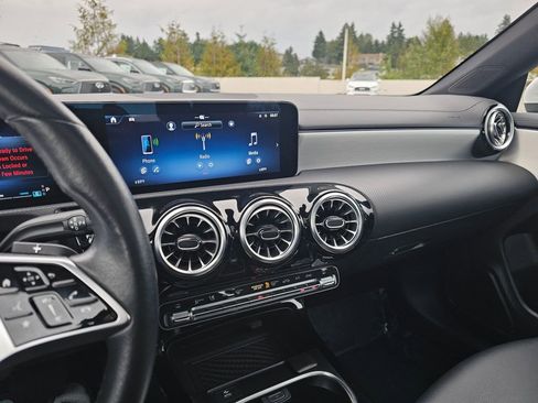 Used 2025 Mercedes-Benz CLA 250 4MATIC image 28