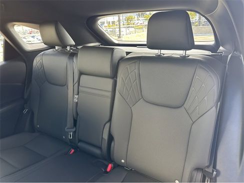 New 2026 Lexus RX 450h AWD image 17
