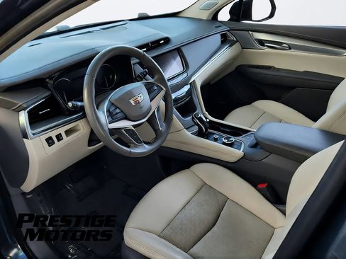 Used 2020 Cadillac XT5 Premium Luxury AWD/4WD image 17