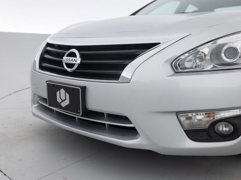 Used 2015 Nissan Altima 2.5 SV FWD image 16