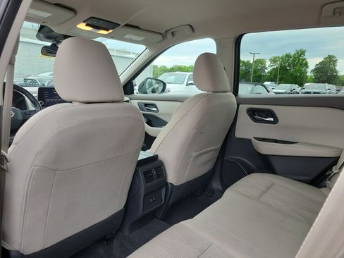 Used 2025 Nissan Rogue SV FWD image 14