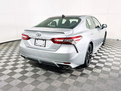 Used 2020 Toyota Camry XSE FWD image 3