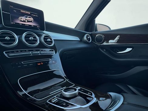 Used 2018 Mercedes-Benz GLC 300 GLC 300 image 40