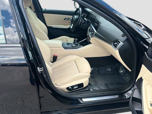 Used 2022 BMW 330i Sedan w/ Driving Assistance Package RWD image 32