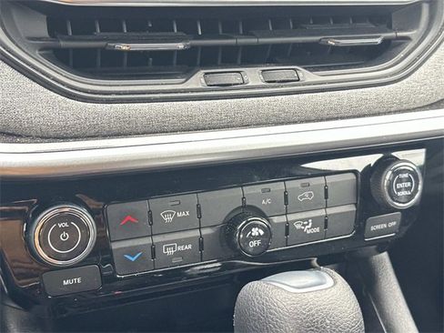 Certified 2023 Jeep Compass Sport image 19