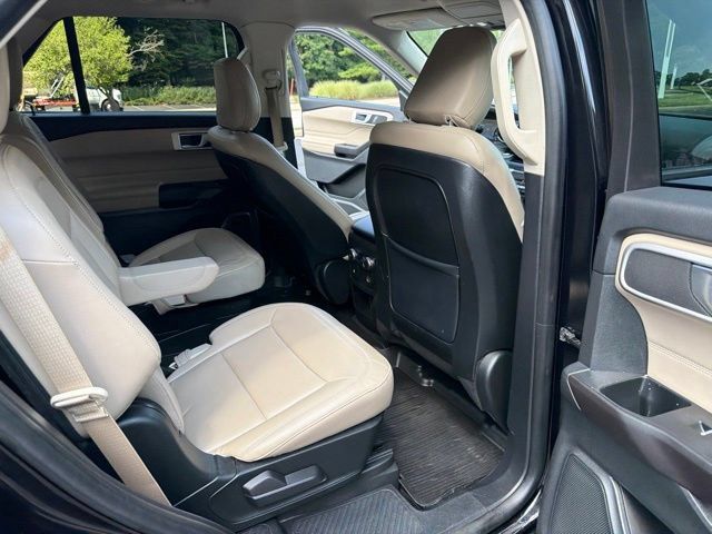 Used 2020 Ford Explorer XLT w/ Equipment Group 202A AWD/4WD image 26