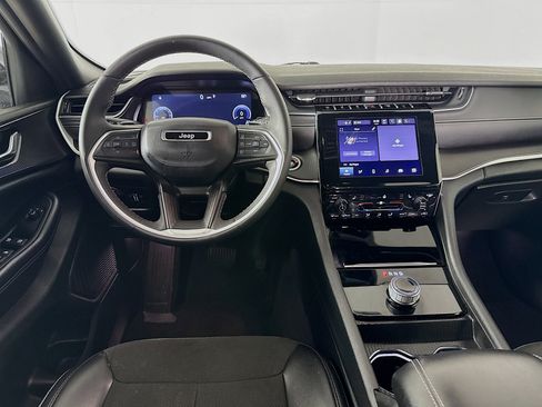 Used 2024 Jeep Grand Cherokee Altitude image 26