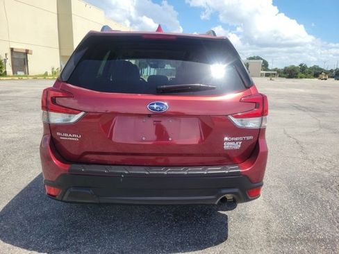 Used 2019 Subaru Forester Premium AWD/4WD image 6