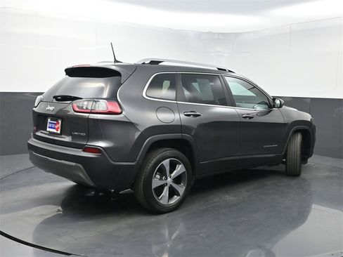 Used 2019 Jeep Cherokee Limited image 23