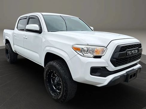 Used 2019 Toyota Tacoma SR w/ SR Convenience Package AWD/4WD image 3