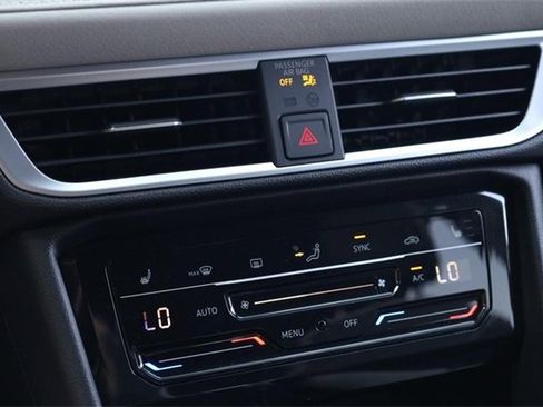 New 2025 Volkswagen Taos SE image 14