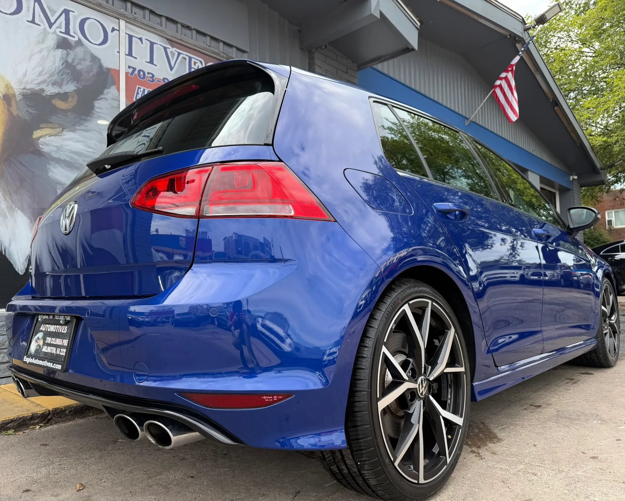 Used 2017 Volkswagen Golf R 4-Door AWD/4WD image 3