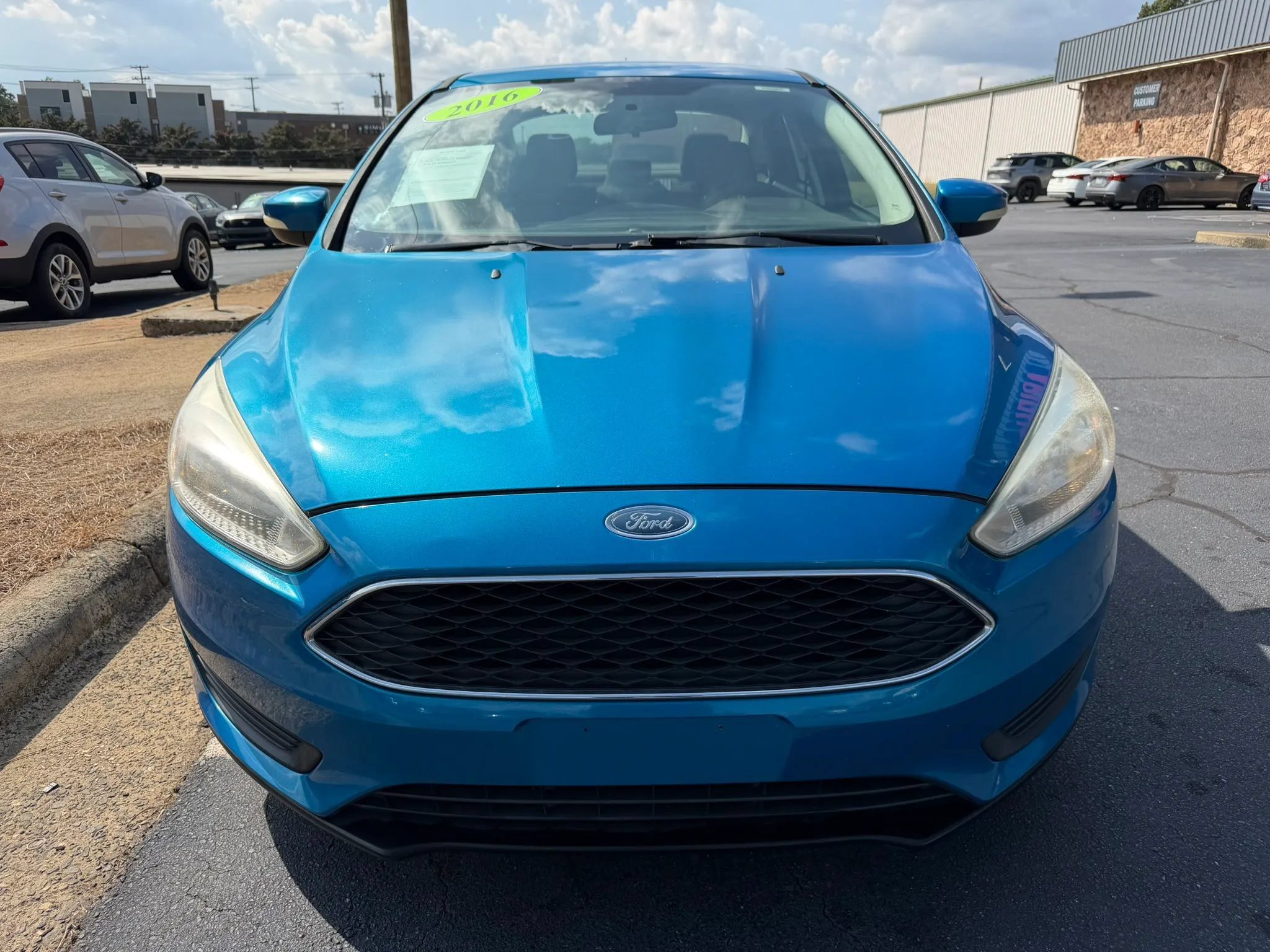 Used 2016 Ford Focus SE w/ SE Cold Weather Package FWD image 2