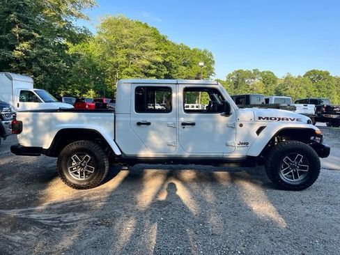 Used 2026 Jeep Gladiator Mojave AWD/4WD image 6