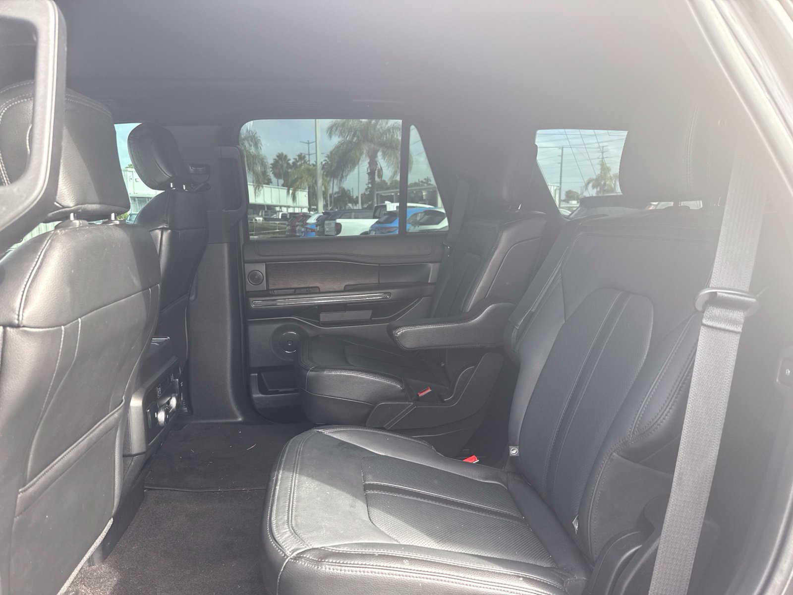 Used 2019 Ford Expedition Limited w/ Equipment Group 301A RWD image 10
