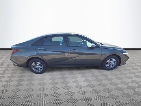 New 2026 Hyundai Elantra SE image 8