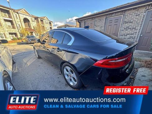 Used 2017 Jaguar XE image 6