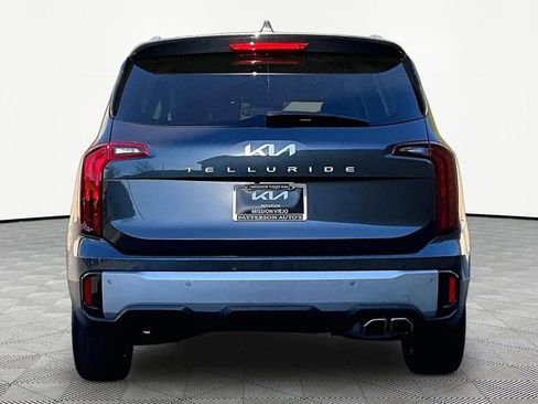 Certified 2024 Kia Telluride S image 4