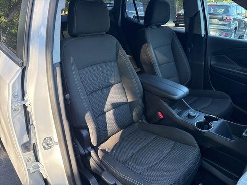 Used 2024 GMC Terrain SLE image 27