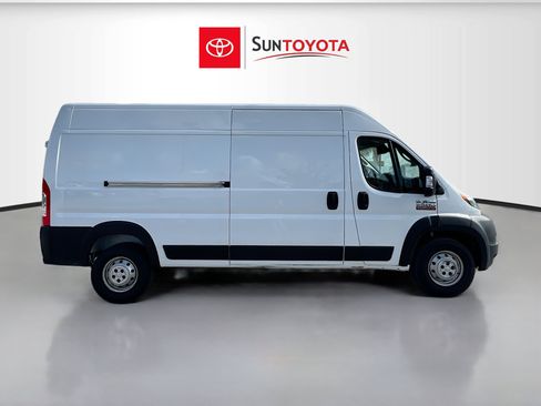 Used 2022 RAM ProMaster 2500 FWD image 2