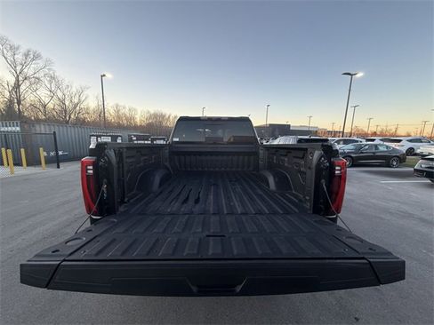 Used 2024 GMC Sierra 3500 Denali w/ Denali Reserve Package image 23