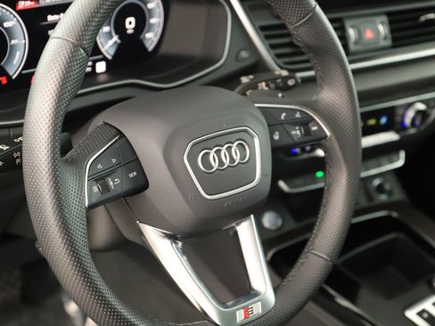 Certified 2025 Audi Q5 e Premium Plus w/ Premium Plus Package image 16