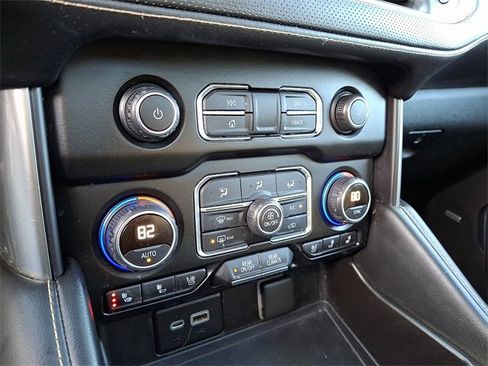 Used 2021 Chevrolet Tahoe Premier w/ Premium Package image 18