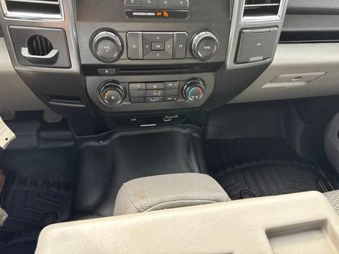 Used 2017 Ford F150 XLT RWD image 20