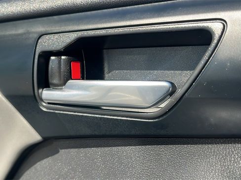 Used 2023 Toyota Highlander XLE image 15