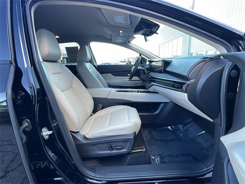 Certified 2025 Nissan Murano SV image 30